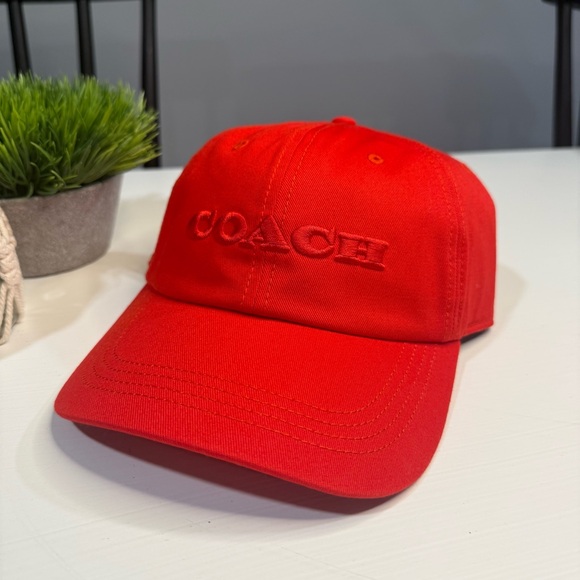 NWT COACH SIGNATURE EMBROIDERED BASEBALL CAP RED - Picture 2 of 7